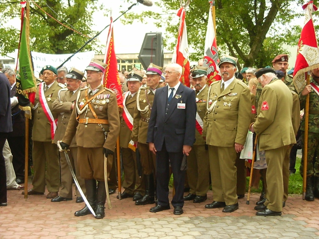 Poczty Sztandarowe biorce udzia w uroczystym marszu (okoo 600 pocztw)